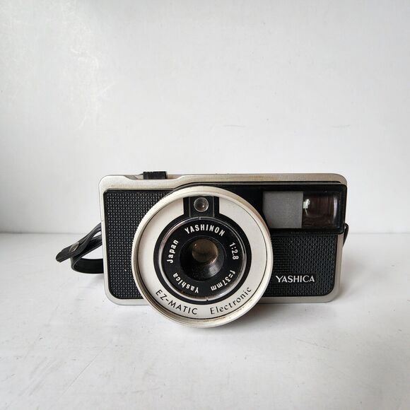 Yashica EZ-Matic Electronic Camera Yashinon 37mm 1:2.8 lens 126 Film Untested - Picture 1 of 9